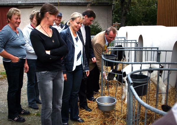 Dr. Peter Jahr,Staatsminister Kupfer und Veronika Bellmann (v.r.) besuchten die Erzeugergemeinschaft Seifersdorf